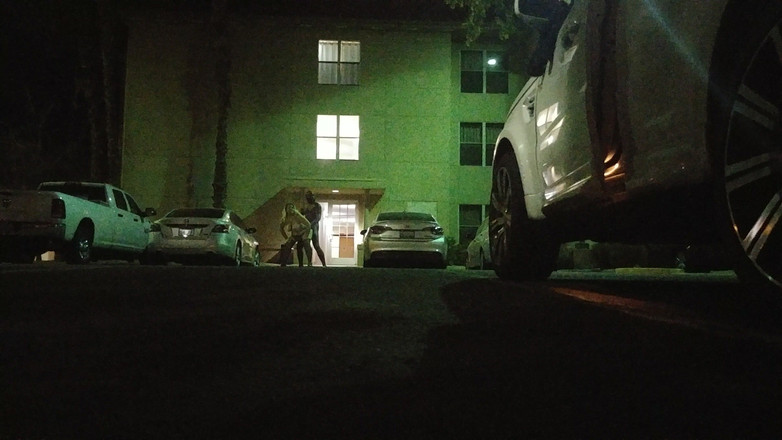 Rendezvousing Assets: Cô vợ bbw mập mạp mặc đồ lót trong bãi đậu xe...