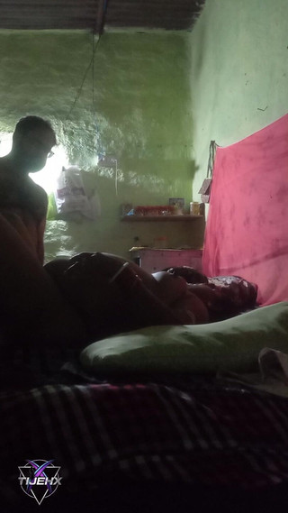 TijehX: Bhabhi desi kampung yang tidak berpuas hati berkongkek dengan adik...