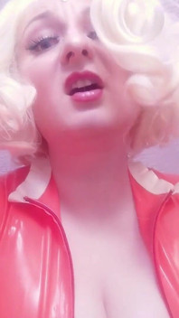 Cinturón en primer plano- follada grosera - teléfono femdom video