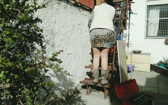Activecouplearg: Pareja follando en las escaleras al aire libre