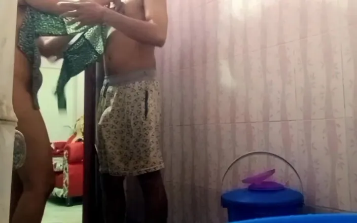Fantacycutting: Chị dâu Ấn Độ bị anh rể đụ trong phòng tắm