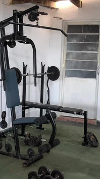 Entrenando desnudo y Carmona vio