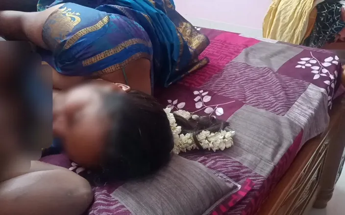 Black & white desicat: South Indian Housewife in Saree Missionary Sex and Pussy Creampie...