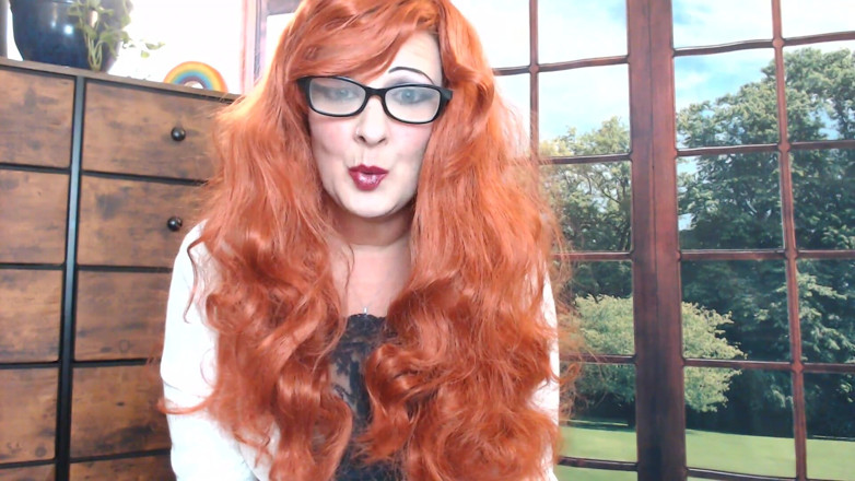 Abby Anna: Transformando a enteada nerd ruiva
