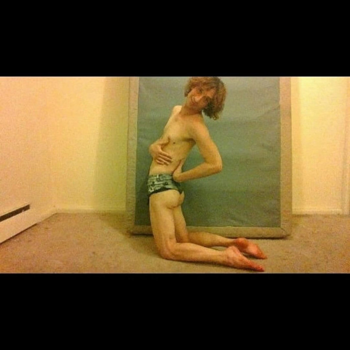 LilTaste: Pemodelan Bogel Diri Awal Fotografi (2011-2019)