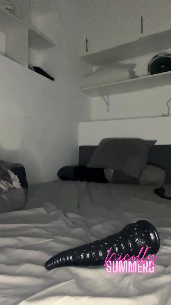 Nicolly Summers: Độc tấu 1