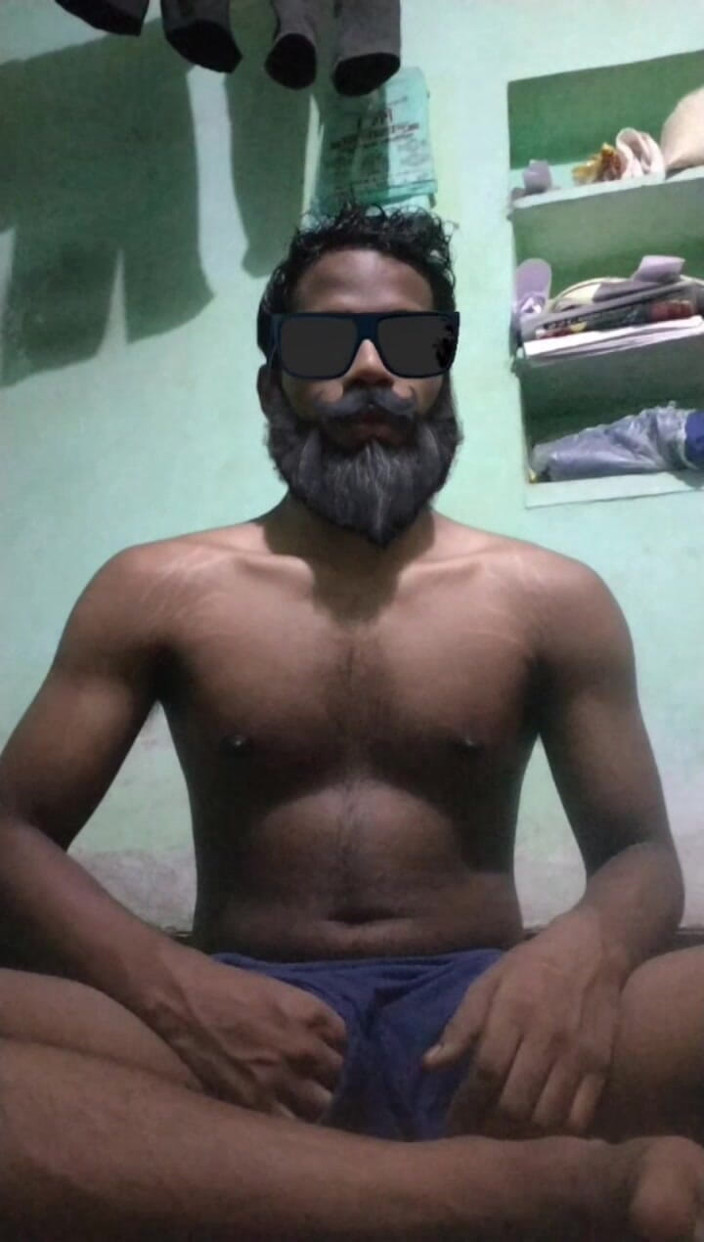 Desi Tits: Desi Man ครั้งแรก