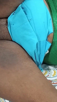 Soție desi tamil încercat anal cu degetul și pizdă tare futai în poziția misionarului Ea este expres atât de sexy Ion
