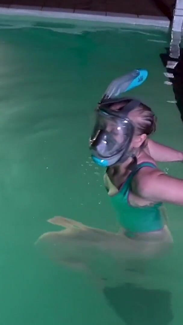 UKCuteGirl Lucy Lauren: Night Swim in Latex Swimsuit &amp; Full Face Mask
