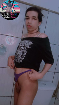 Carliela si cewek muda dengan kontol besar