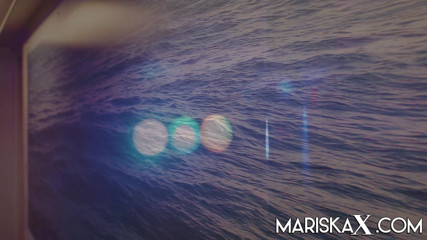 Mariska x: MARISKAX. Cherryl Kitten la MILF prend une bite dans le...