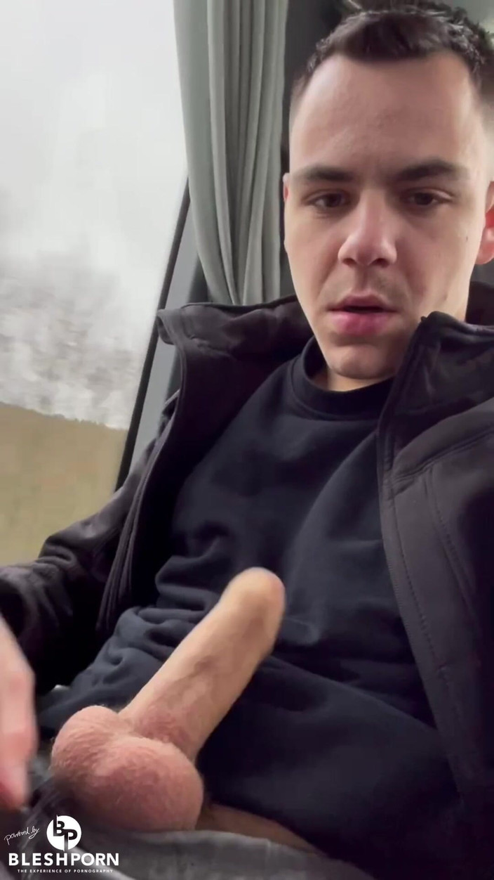 bleshporn: Styvson Benni Schulte på en bussresa