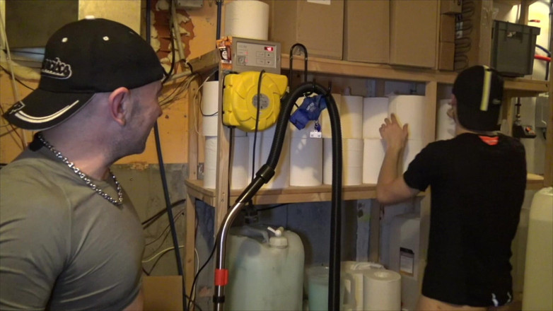AMATOR BAREBACK FRENCH STUDIO: 2406 Knullad av Srprse av Straight Boy at Work