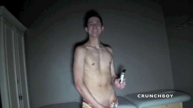 STRAIGHT BOY CURIOUS: 本当のストレートの男の子は、ゲイに吸い込まれることを受け入れます