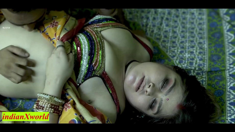 Indian Xshot: Newly Married Bhabhi Sudden Fucking with 18yrs Neighbor Boy!