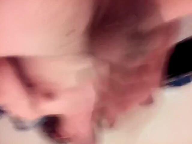 LilTaste: Transgirl se snaží stříkat a nemůže