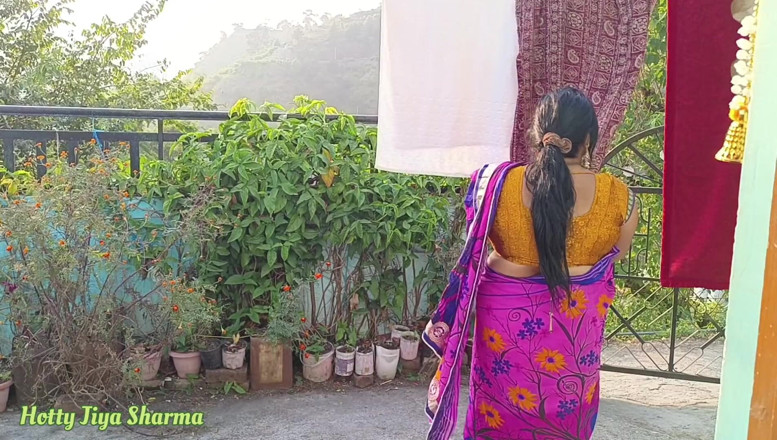 Hotty Jiya Sharmaa: Indian Desi Big Boobs Mother in Law Fucked by Damad...