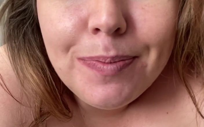KinkyKatie: 섹시한 느낌과 내 곡선을 보여주는
