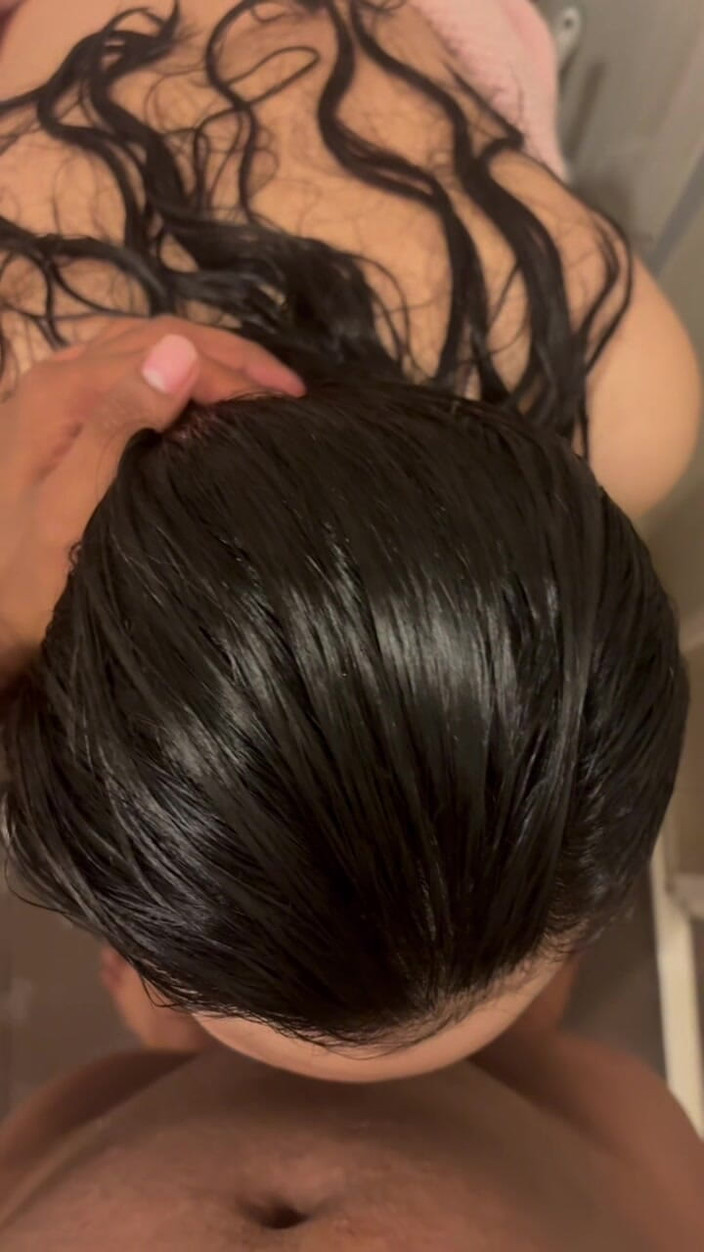 Mommy Puchong: 발정난 남친과 그의 자지를 빨아달라고 부탁해