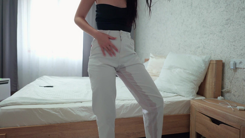 Female Desperation Pee in Jeans (Mefantasy) Female Desperation Pee in Jeans (Mefantasy)