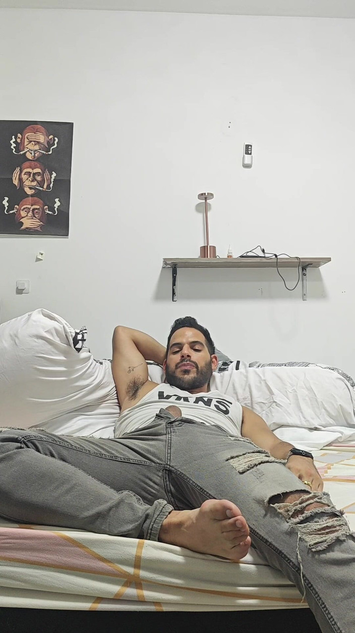 Grayalpha: Před nočním volno, musím dát svého zasranýho tlustého ptáka do šukání...