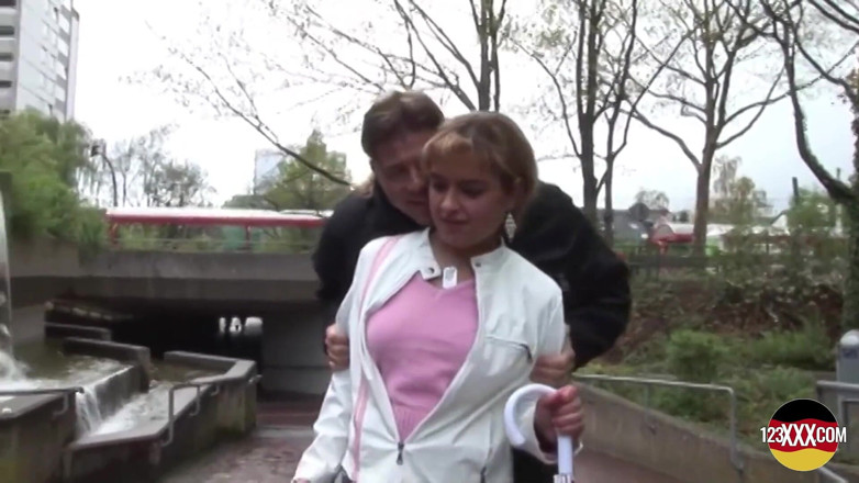 123XXX - Fucked Amateurs in Germany!: เธอชอบควยใหญ่และแข็งของเขา