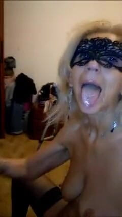 Lady Gina Mature Slut:  Gina ชอบดื่มน้ำควย