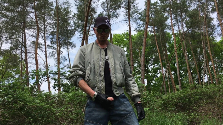 Outdoor Piss (Chav Smoke Alpha) Outdoor Piss (Chav Smoke Alpha)