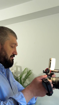 Eva Tender timidă este futută în fund și în vagin într-o penetrare dublă dură la filmările porno! BTS - Vorbă murdară!