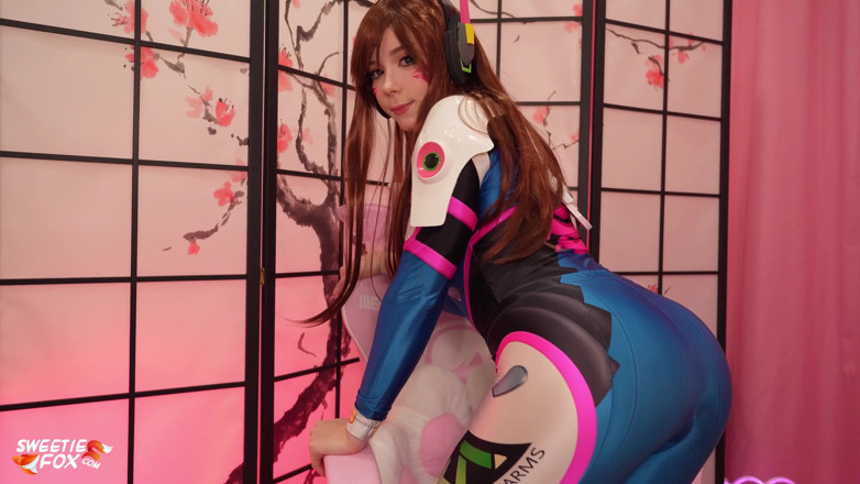 Sweetie Fox: Minx cosplay d.va de Overwatch e anal se masturba até...