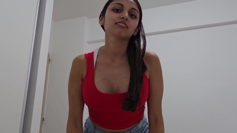 LoverDevilx: Ma demi-sœur à forte poitrine veut me sucer la bite