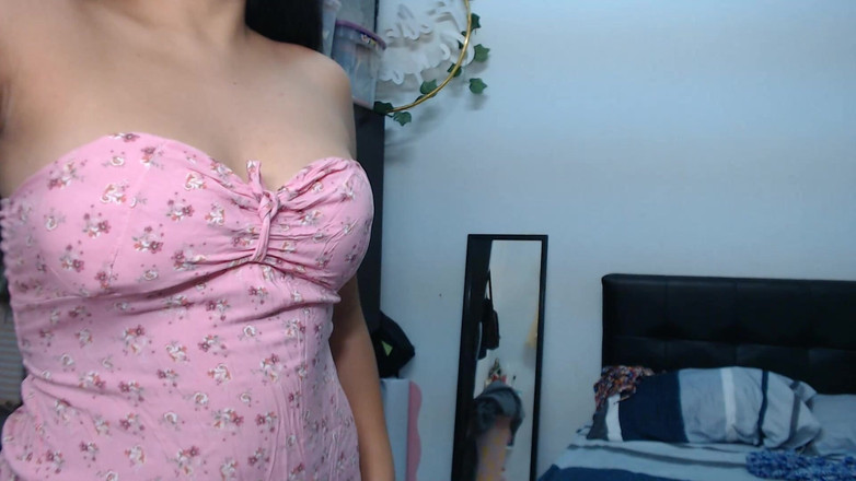 Jsexycouple17: 그녀의 달콤한 보지를 만지는 섹시하고 아름다운 처녀 의붓여친