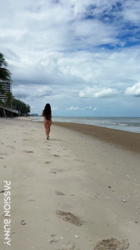 Outdoor Bikini Fun with Hottie on the Beach