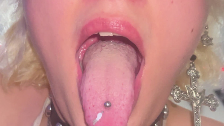 Glitterqueen1999: Äter min pervy styvfar