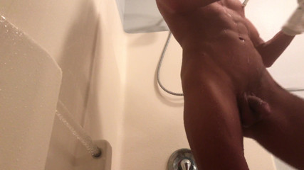 Jaymes Blonde: Rohes video: Dusche