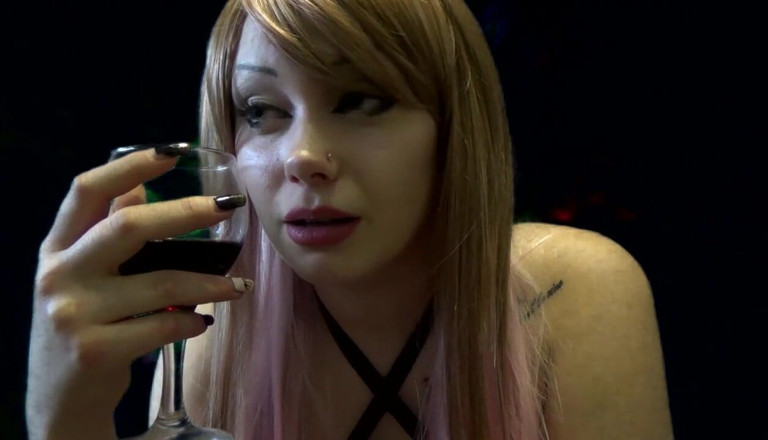 Goddess Misha Goldy: Ich bin einfach sehr geil