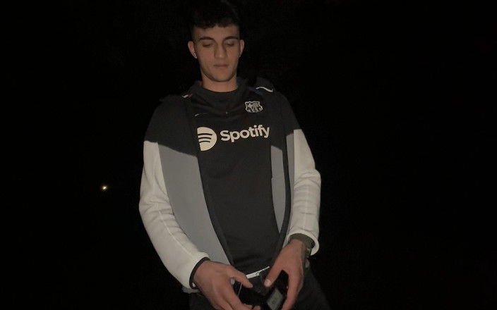 GAYheim: Kerem in: Gießen Wiesen