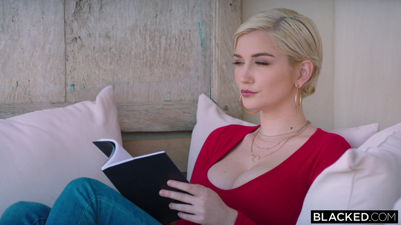 Blacked: Blacked - nunca ha tenido bbc y quería darse un trato