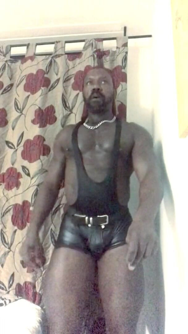 Brodyjayrichardson: एक के लिए पार्टी: धूम्रपान, फ्लेक्स, नृत्य