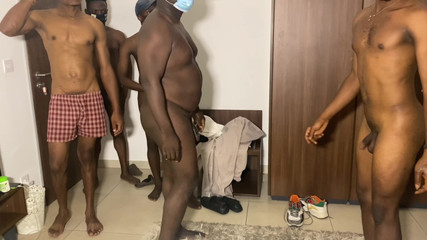 Funfor10k gay videos: Prenses Natasha ve arkadaşları şeker babaların büyük götünü kaldıramadı