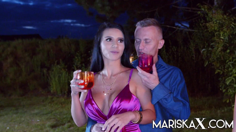 Mariska x: MARISKAX Kozatá holka Nelly Kent ošukaná do zadku na večírku