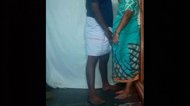 Priyanka314: Pacar desi bercinta di rumah desa