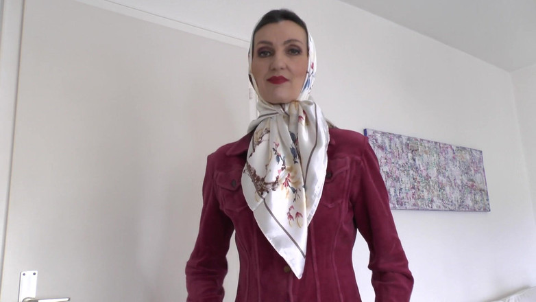 Lady Victoria Valente: Demonstration Vackra Huvuddukar i Satin, JOI, Lady Victoria Valente