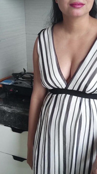 Sora vitregă indiană sexy face sex incitant dur cu fratele ei vitreg în bucătărie