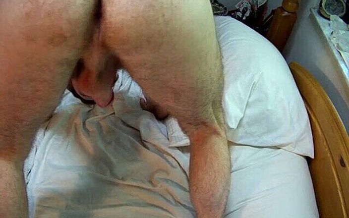 Hairyartist: Hairyartist împarte gaura lui păroasă cu tine 2008