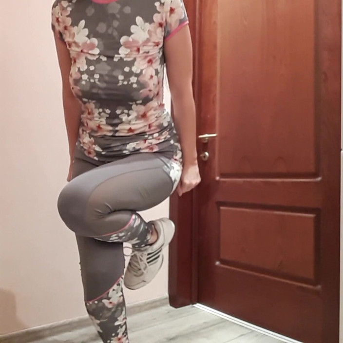 FrauleinP: Pee My Gym Pants at the Closed Loo's Door