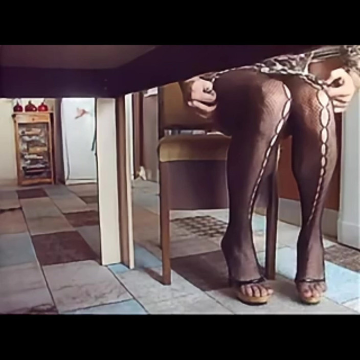 cd_aysemmm: My Ass Is Huge, and People Make Fun of Me