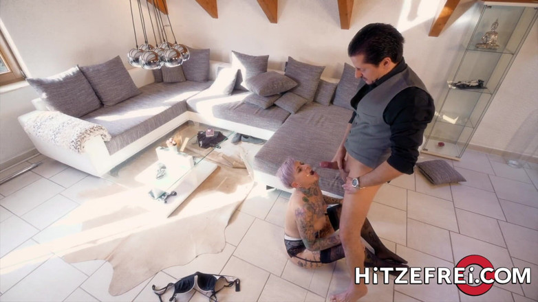 Hitzefrei: Tattooed German babe Cat Coxx likes it rough