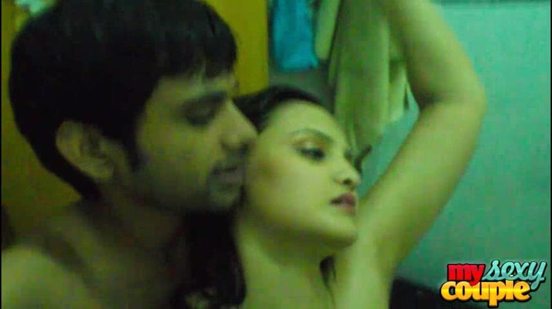 Desi Couple Sunny & Sonia: Desi Hot Wife in Shower Filmed by Husband - Sunny and...