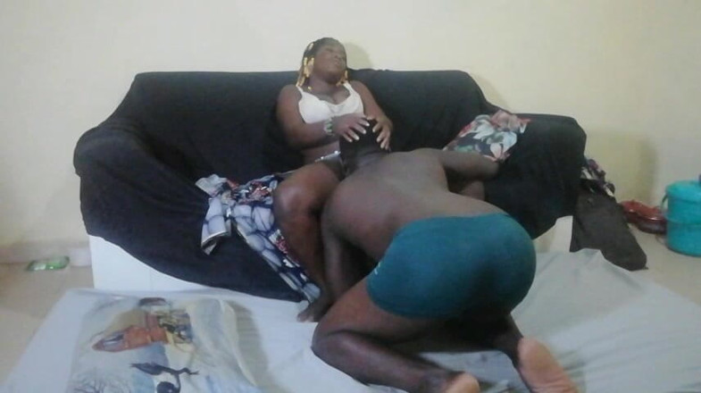 Pornsexlive: Hon blir knullad av en jobbrekryterare under ett privat samlag